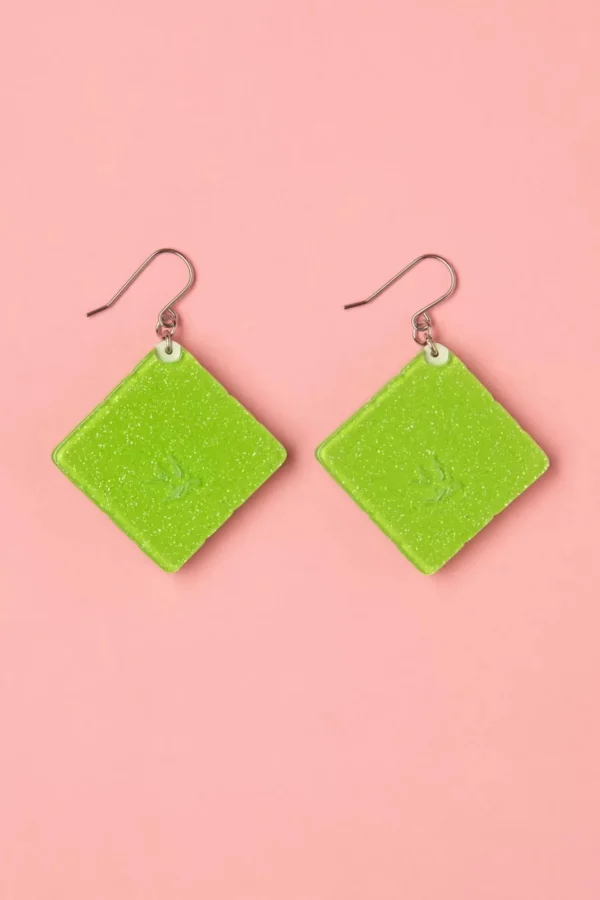 Shop Erstwilder Cozy Comfort Oorbellen In Groen