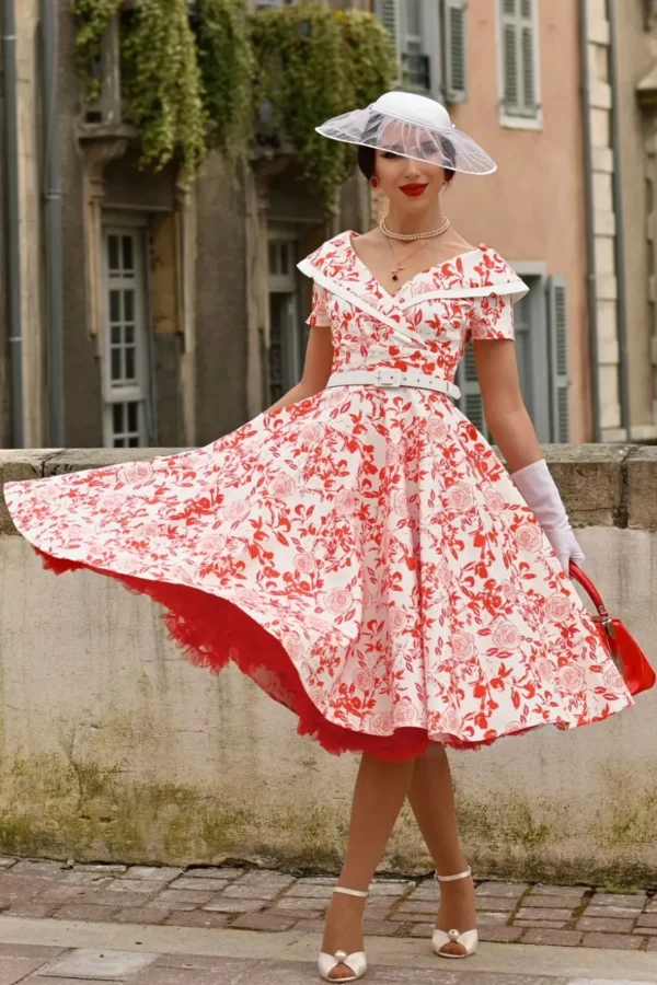 New Vintage Diva Greta Swing Jurk In Wit Met Rode Rozen Print