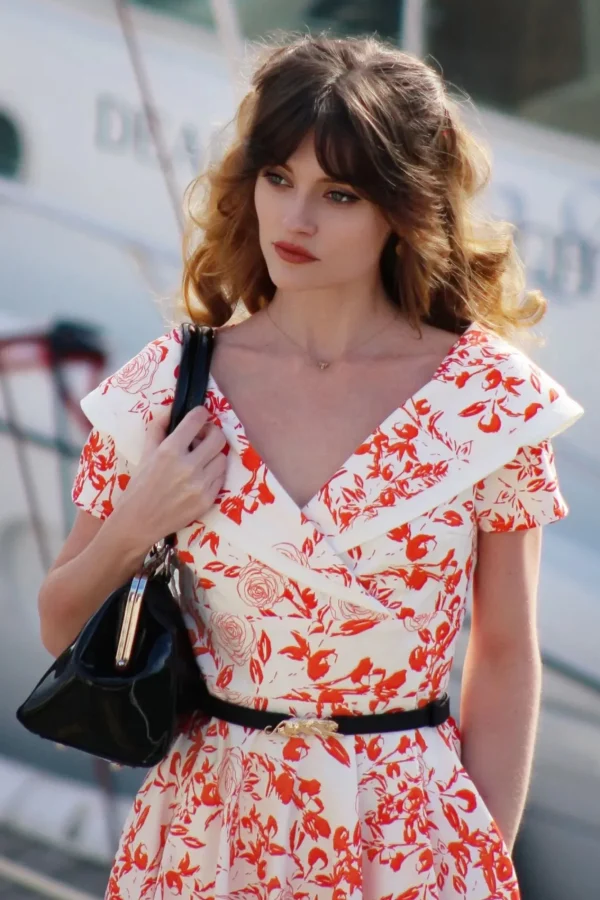 New Vintage Diva Greta Swing Jurk In Wit Met Rode Rozen Print