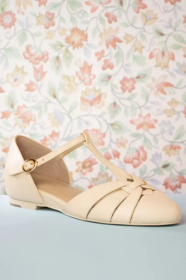 Sale Charlie Stone Montpellier Flats Met T-Strapjes In Creme