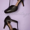 Store Tamaris Phyllis T-Strap Pumps In Matte Zwart