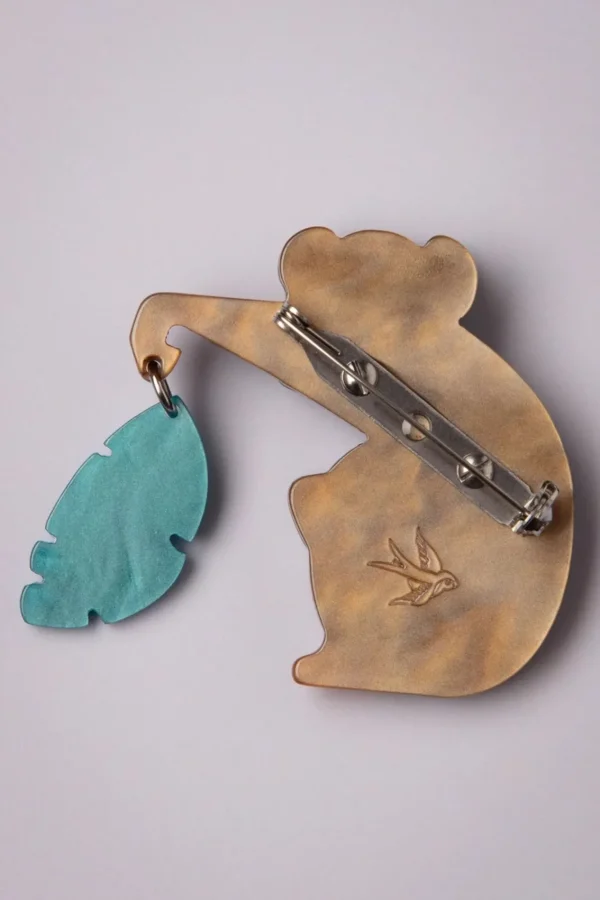 Store Erstwilder Princely Primate Broche