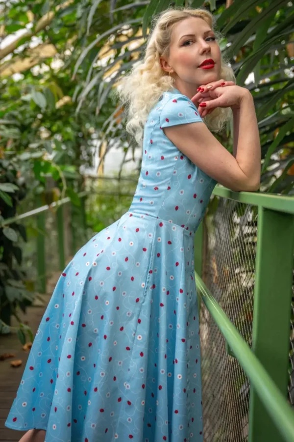 Discount Topvintage Boutique Collection Topvintage Exclusive ~ Angie Swing Jurk In Licht Blauw Met Lieveheersbeestjes Print