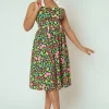 Fashion Collectif Clothing Waverly Strawberry Patch Swing Jurk In Groen